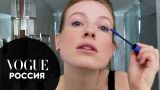 Софья Эрнст показывает свой уход и макияж с синими ресницами | Vogue Россия